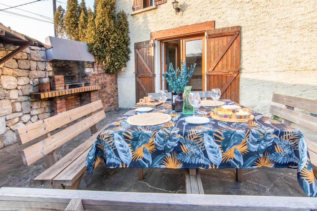 La Ferme Du Chateau Venon  Экстерьер фото